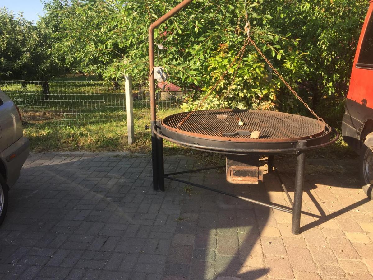Bed and Breakfast Keresz Panzio Martely Exterior foto